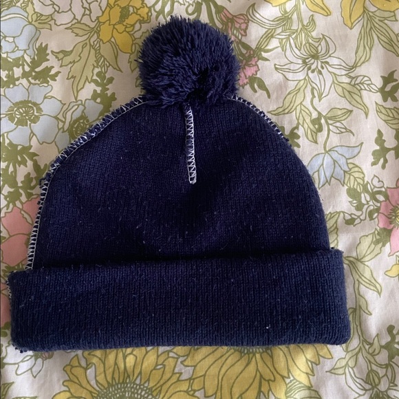 Supreme winter hat - Picture 2 of 4